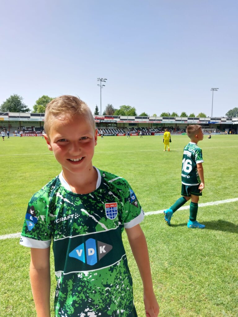 Van Egteren verruilt het groene shirt voor het shirt van PEC Zwolle