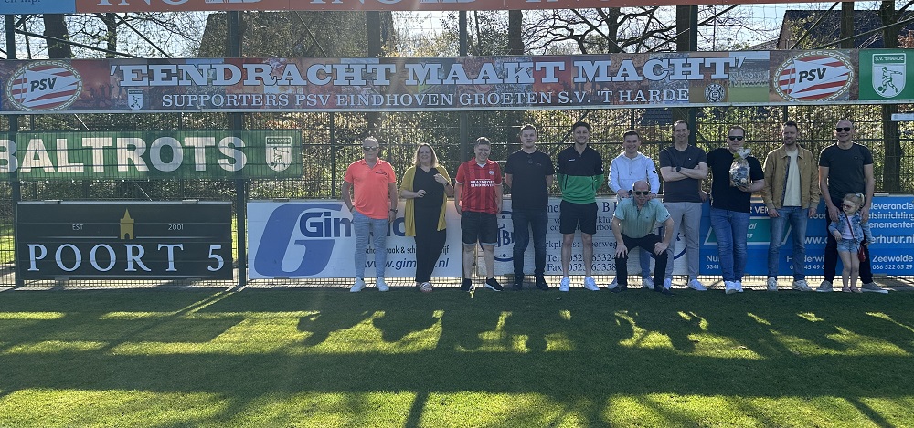 PSV Eindhoven Supporters groeten S.V. ’t Harde