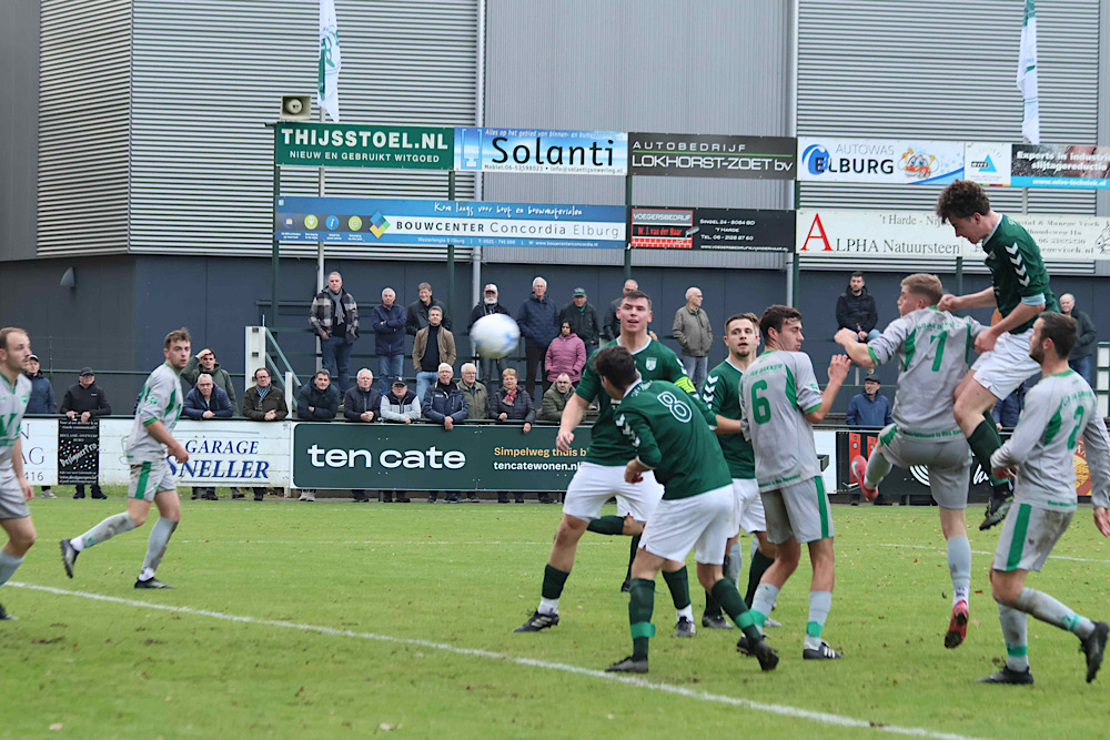 S.V. ’t Harde verrast koploper OWIOS met knappe 1-0 overwinning