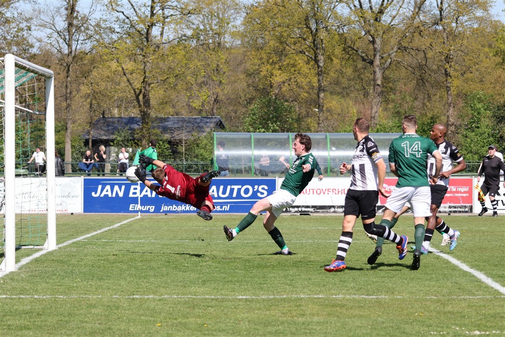 S.V. ’t Harde pakt broodnodige zege in spektakelstuk tegen Zwart Wit ’63
