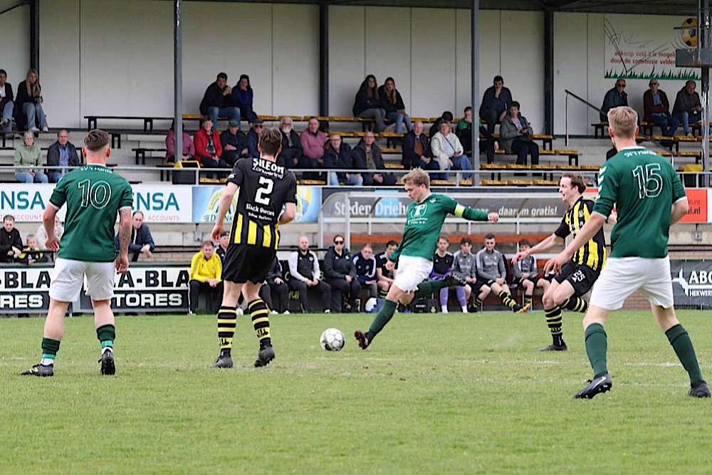 S.V. ’t Harde verliest belangrijke uitwedstrijd bij Columbia