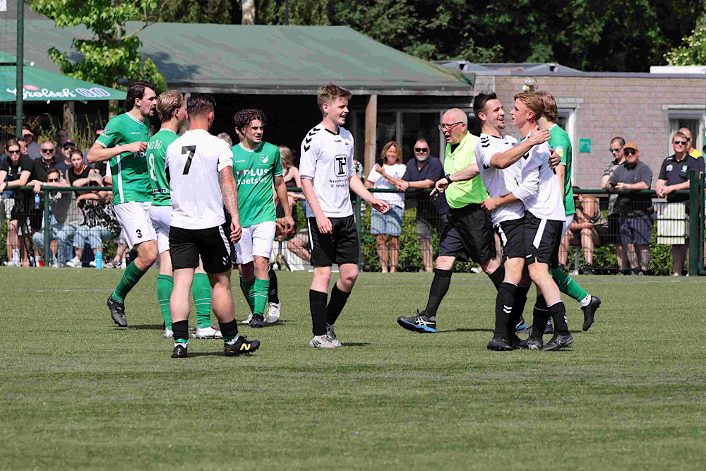 S.V. ’t Harde sluit competitie af met winst in Apeldoorn en bereidt zich op nacompetitie voor